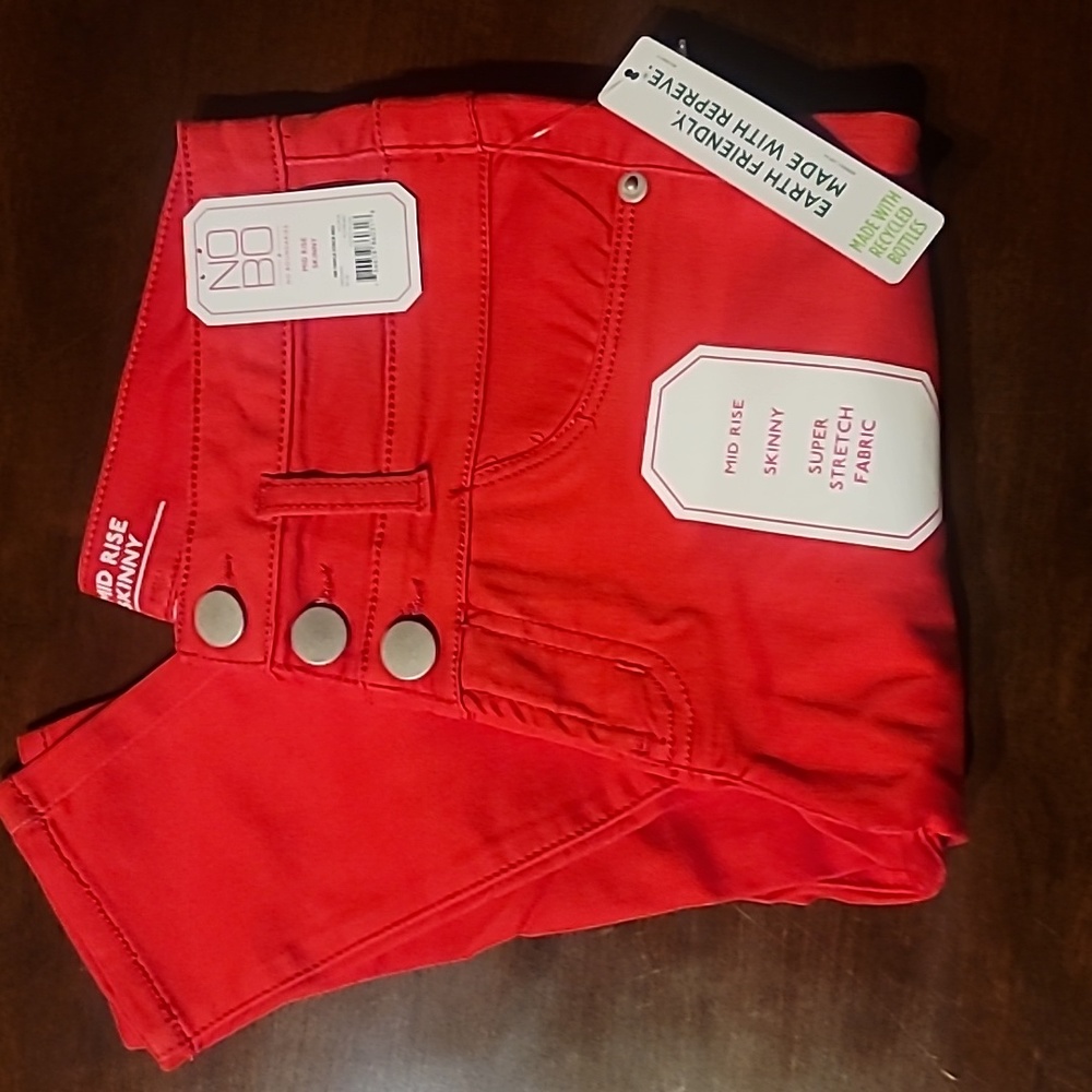 Red No Boundaries mid rise skinny pants size 7